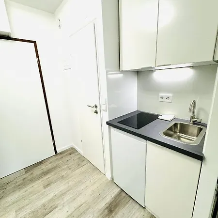Elegant Urban Retreat 05
